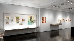 Einblick in die Ausstellung Buchumschlag! Fotomontagen im politischen Kampf der 1930er-Jahre in Österreich