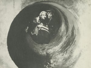 Standfotografie aus dem Film "Quartiere des Elends und Verbrechens" von 1920