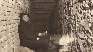 Ein Obdachloser unter der Stiege am Donaukanal